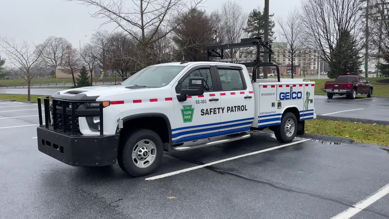PA Turnpike Safety Patrol truck